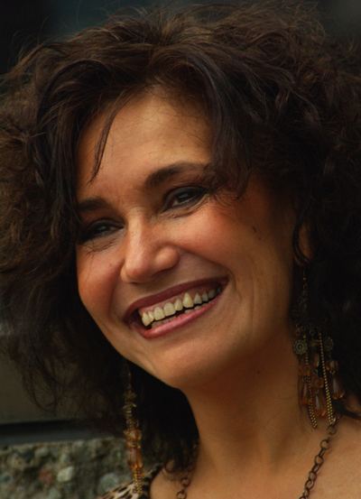 http://eng392.maristsites.org/feministfilm/files/csvimport/DirectorImages/BeatrizFloresSilva.jpg