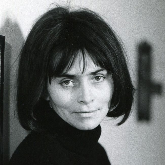 http://eng392.maristsites.org/feministfilm/files/csvimport/DirectorImages/VeraChytilova.jpg