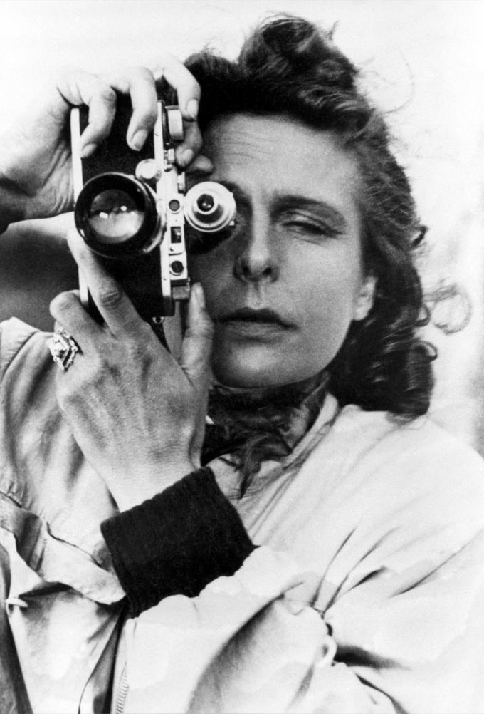 http://eng392.maristsites.org/feministfilm/files/csvimport/DirectorImages/LeniReifenstahl.jpg