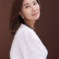 http://eng392.maristsites.org/feministfilm/files/csvimport/DirectorImages/JeongJaeEun.jpg